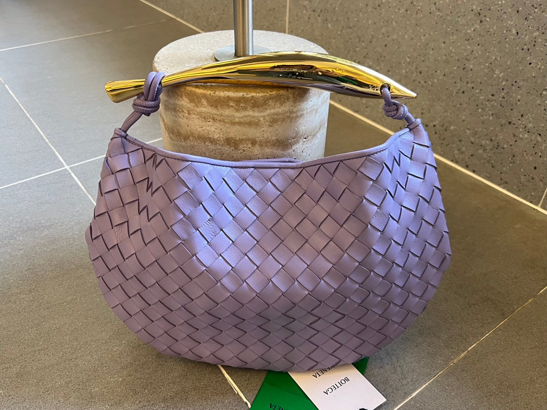 BOTTEGA VENETA SARDINE 33 WITH CHAIN IN LIGHT PURPLE LAMBSKIN