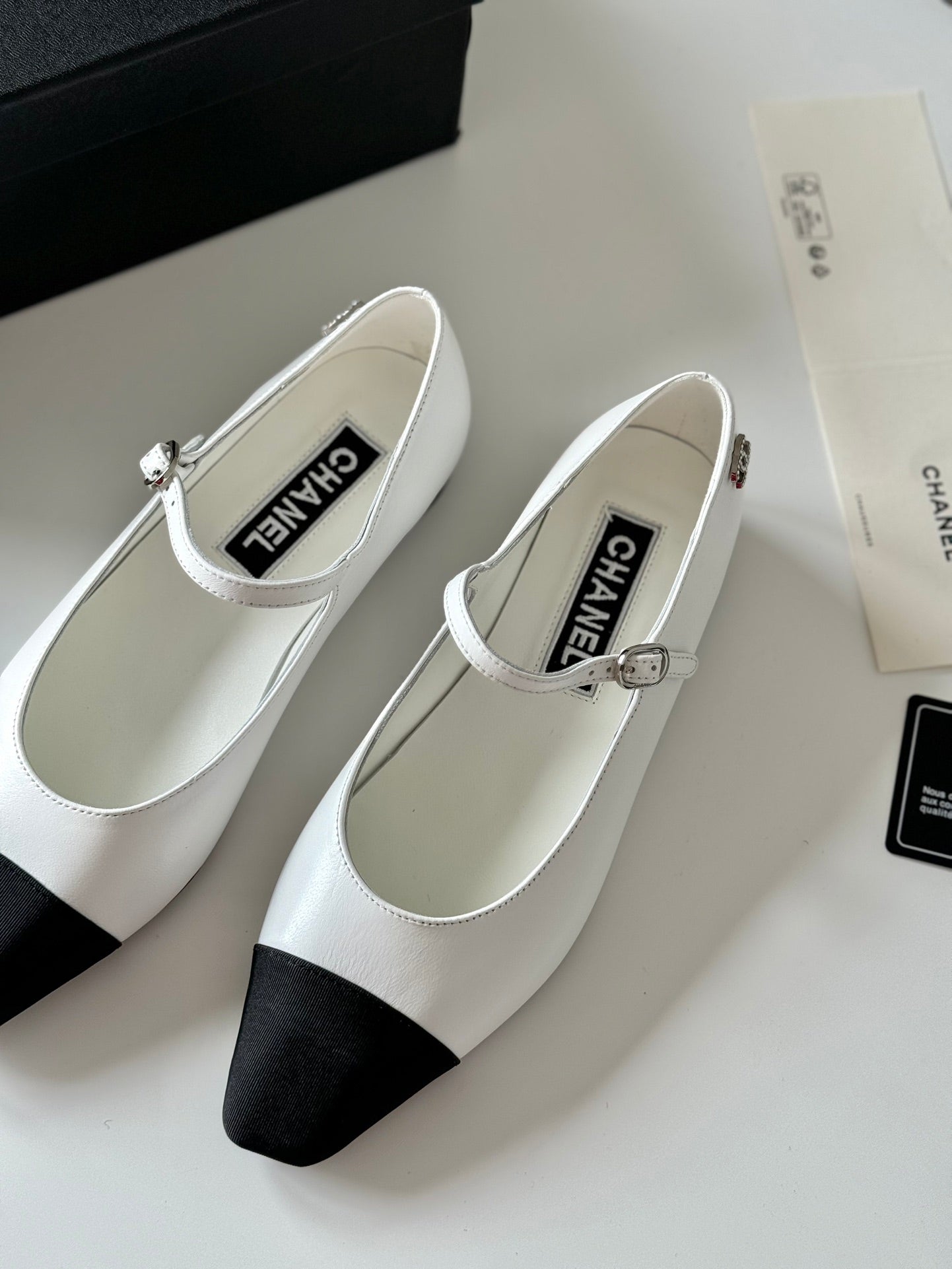 CHANEL MARY JANE WHITE MIX BLACK CALFSKIN