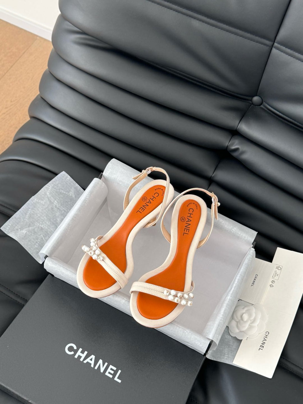 CHANEL PEARL SANDAL IN WHITE AND VIVID ORANGE LAMBSKIN 75 MM